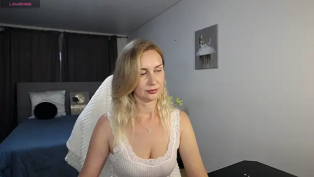 Snapshot of Vanessa_Nowak chatting on 06-30-26, 05:25 Vanessa Nowak online show from 06-30-26, 05:25