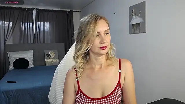 Snapshot of Vanessa_Nowak chatting on 07-15-26, 02:00 Vanessa Nowak online show from 07-15-26, 02:00