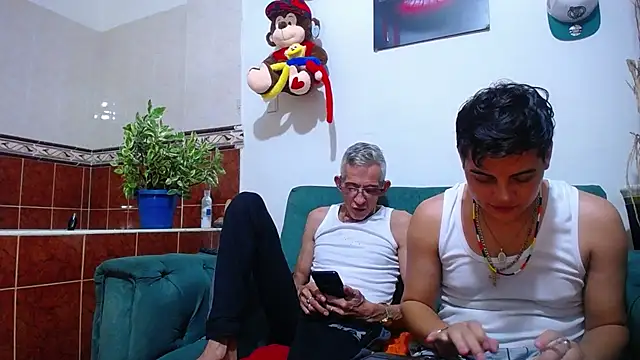 Snapshot of Leon_hot_X chatting on 02-18-25, 02:49 Leon hot X online show from 02-18-25, 02:49