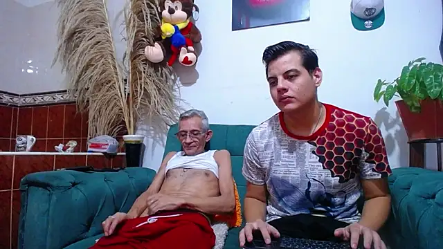 Snapshot of Leon_hot_X chatting on 03-01-25, 07:30 Leon hot X online show from 03-01-25, 07:30