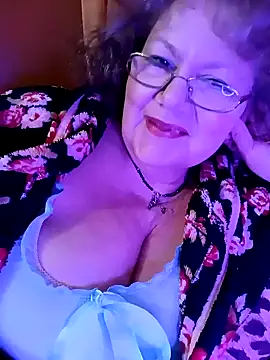 Snapshot of Snezhana chatting on 01-22-25, 05:26 Snezhana online show from 01-22-25, 05:26