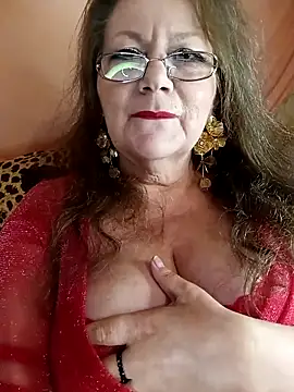 Snapshot of Snezhana chatting on 10-27-25, 01:31 Snezhana online show from 10-27-25, 01:31