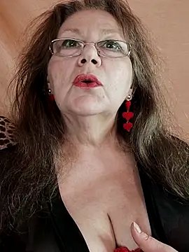 Snapshot of Snezhana chatting on 02-07-26, 06:11 Snezhana online show from 02-07-26, 06:11