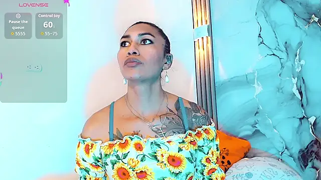 khiara moretti online show from 11-24-25, 11:21