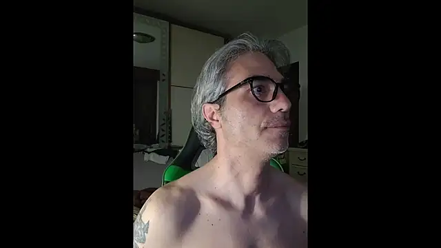 Snapshot of KennyForU77 chatting on 03-16-26, 06:56 KennyForU77 online show from 03-16-26, 06:56