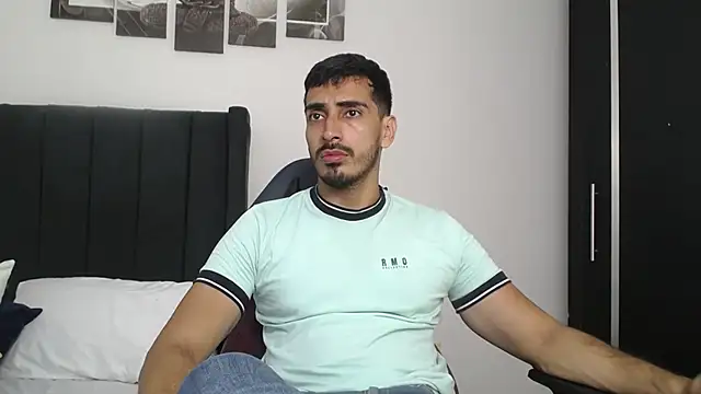 Snapshot of muscle_ares chatting on 02-07-25, 01:43 muscle ares online show from 02-07-25, 01:43