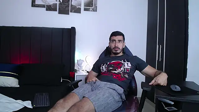 Snapshot of muscle_ares chatting on 02-14-25, 03:05 muscle ares online show from 02-14-25, 03:05