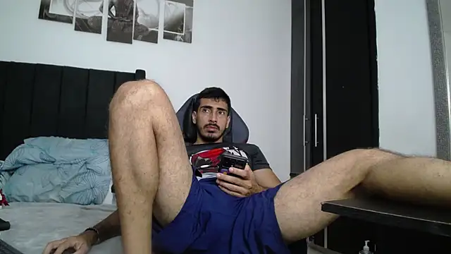 Snapshot of muscle_ares chatting on 03-15-25, 03:48 muscle ares online show from 03-15-25, 03:48