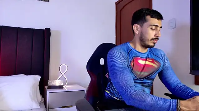 Snapshot of muscle_ares chatting on 11-04-25, 12:32 muscle ares online show from 11-04-25, 12:32