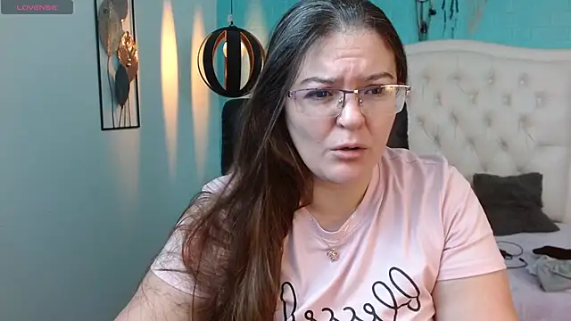 MsJossie online show from 04-17-26, 03:31