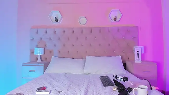 Agathaargent  online show from 01-14-25, 09:30