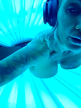 Ninasweden online show from 03-15-25, 08:43