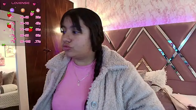 Miaa Smiith1 online show from 02-05-25, 12:06