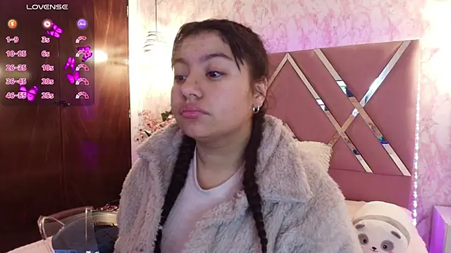 Miaa Smiith1 online show from 03-05-25, 12:11