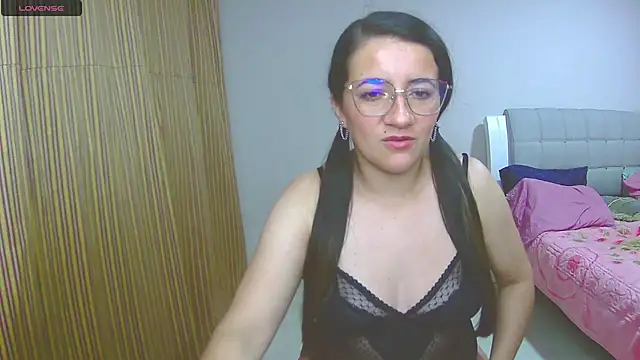 Snapshot of Dayanna_Smitt chatting on 03-02-25, 12:20 Dayanna Smitt online show from 03-02-25, 12:20