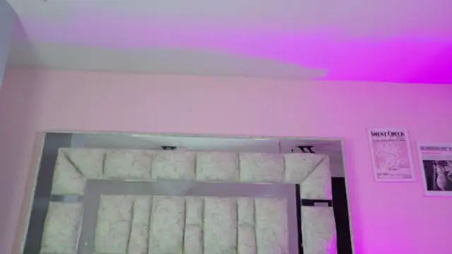 Sara Greey online show from 10-27-25, 01:04