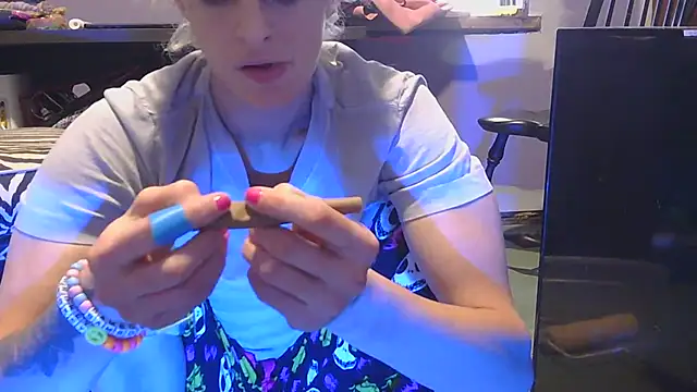 watermellonpussy online show from 11-08-25, 06:18