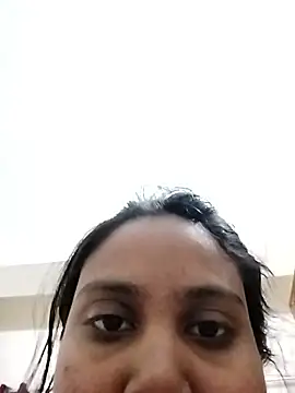 Snapshot of SimaRoy- chatting on 01-17-26, 04:43 SimaRoy- online show from 01-17-26, 04:43