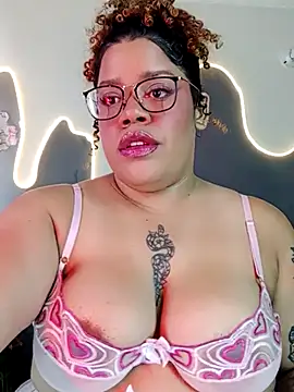Snapshot of Dirty_sara17 chatting on 03-16-25, 05:17 Dirty sara17 online show from 03-16-25, 05:17
