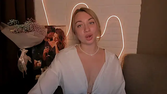 Snapshot of DanielaWisse chatting on 12-19-24, 08:44 DanielaWisse online show from 12-19-24, 08:44