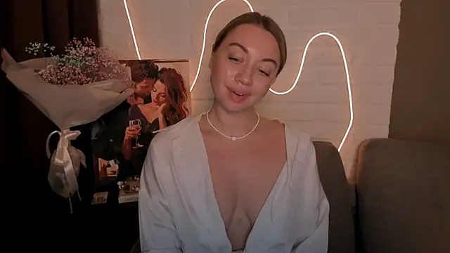 Snapshot of DanielaWisse chatting on 12-22-24, 11:41 DanielaWisse online show from 12-22-24, 11:41