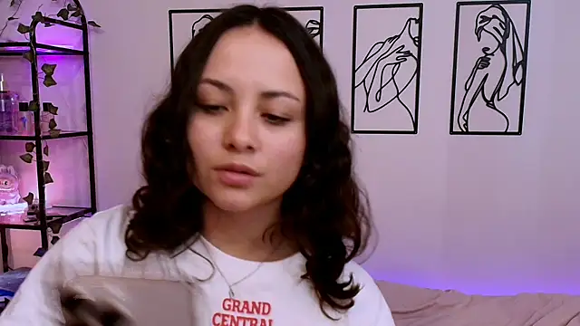 Megan Rodrigo online show from 10-12-25, 07:02