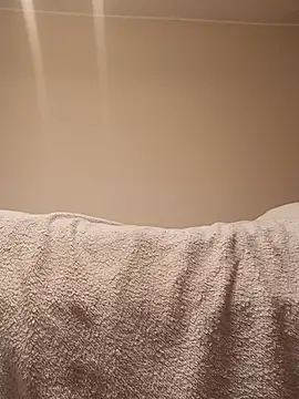 Snapshot of niesmialy39oon chatting on 02-22-26, 07:56 niesmialy39oon online show from 02-22-26, 07:56