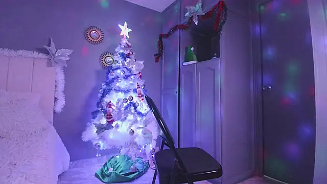 Snapshot of arteverena chatting on 12-15-24, 12:07 arteverena online show from 12-15-24, 12:07