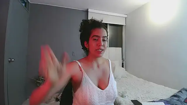 Snapshot of arteverena chatting on 03-08-25, 10:02 arteverena online show from 03-08-25, 10:02