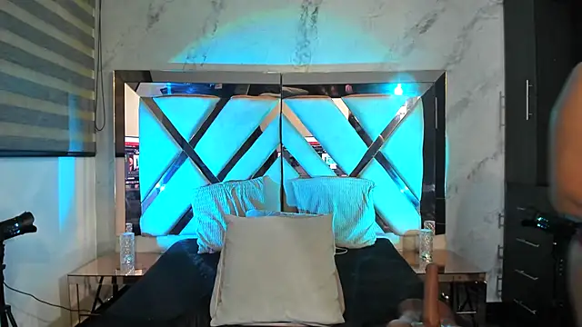 Susy wisee online show from 04-19-26, 03:39