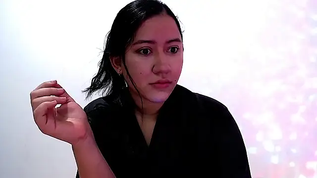 Snapshot of LuciaTomson chatting on 02-04-26, 02:45 LuciaTomson online show from 02-04-26, 02:45