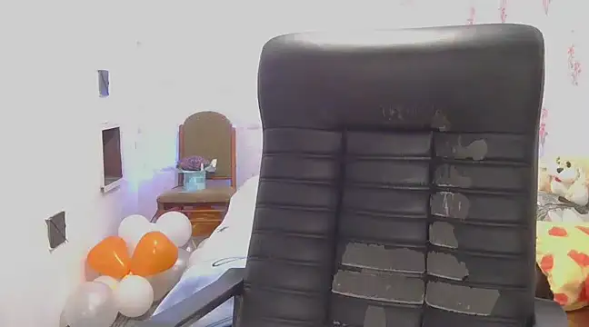 KittyyLaBeauty online show from 01-22-25, 12:17