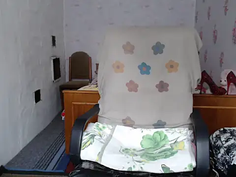 Snapshot of KittyyLaBeauty chatting on 06-26-26, 02:49 KittyyLaBeauty online show from 06-26-26, 02:49