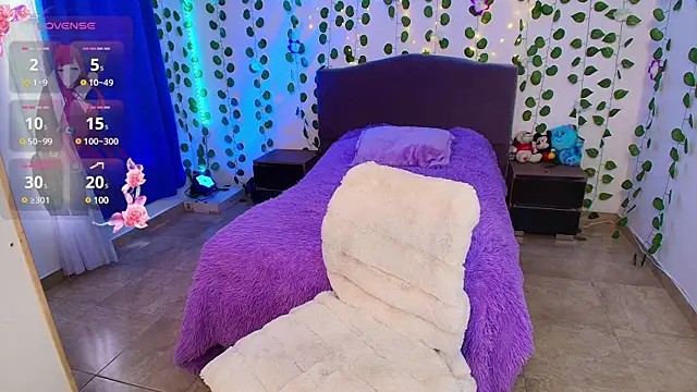 hazel lee ross online show from 12-07-24, 02:57