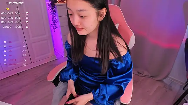 FreyaRaya online show from 12-14-24, 08:34