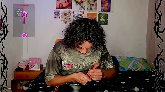 Snapshot of angelsdustxxx chatting on 12-23-24, 03:07 angelsdustxxx online show from 12-23-24, 03:07