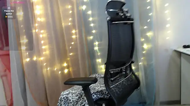 LanaDreamX online show from 05-08-26, 06:13