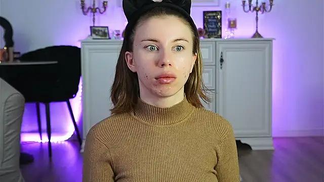 ivyleague  online show from 11-03-25, 03:30