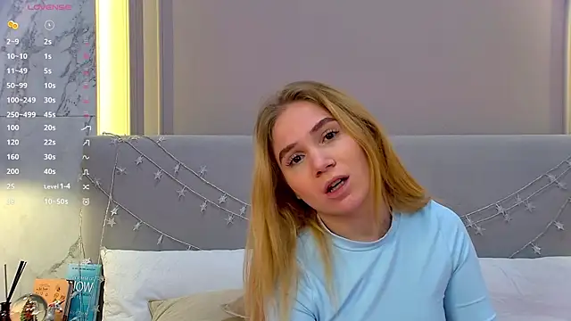 Snapshot of EllenaGreen chatting on 12-20-24, 09:17 EllenaGreen online show from 12-20-24, 09:17