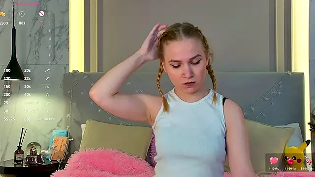 Snapshot of EllenaGreen chatting on 12-27-24, 06:31 EllenaGreen online show from 12-27-24, 06:31