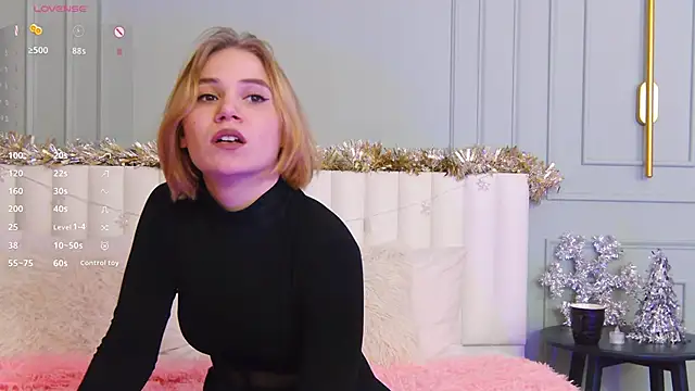 Snapshot of EllenaGreen chatting on 01-07-25, 06:45 EllenaGreen online show from 01-07-25, 06:45