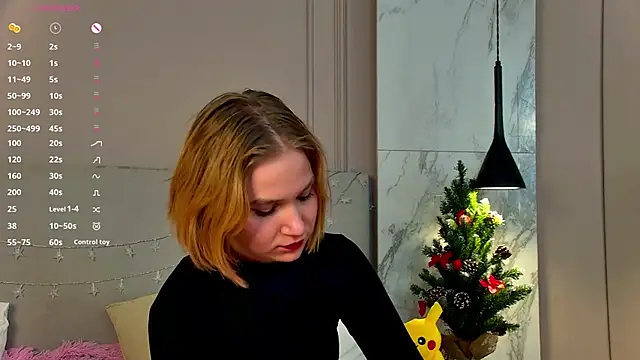 Snapshot of EllenaGreen chatting on 01-10-25, 09:10 EllenaGreen online show from 01-10-25, 09:10