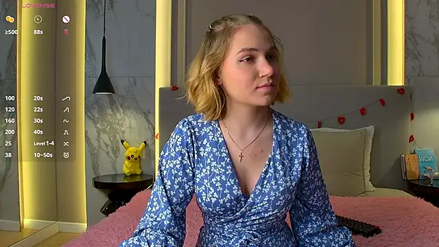 Snapshot of EllenaGreen chatting on 03-01-25, 06:00 EllenaGreen online show from 03-01-25, 06:00