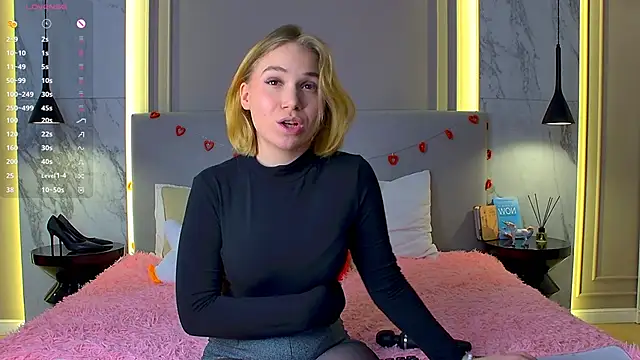 Snapshot of EllenaGreen chatting on 03-04-25, 06:07 EllenaGreen online show from 03-04-25, 06:07