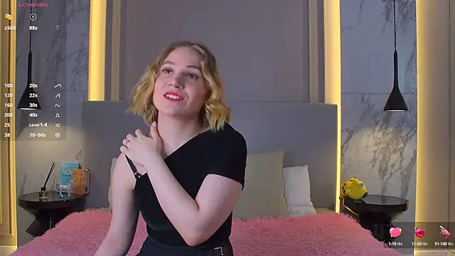 Snapshot of EllenaGreen chatting on 03-15-25, 06:32 EllenaGreen online show from 03-15-25, 06:32