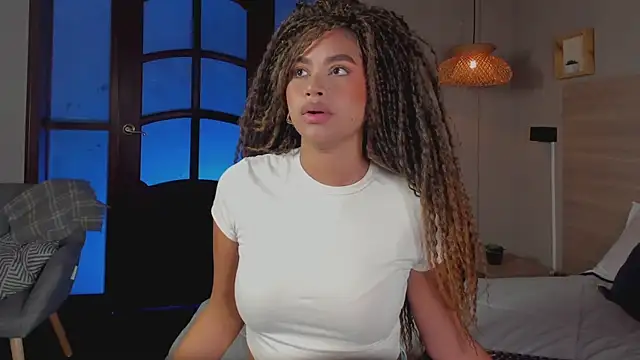 nayah   online show from 11-11-25, 09:15