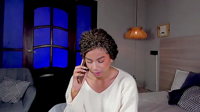 nayah   online show from 11-19-25, 07:47