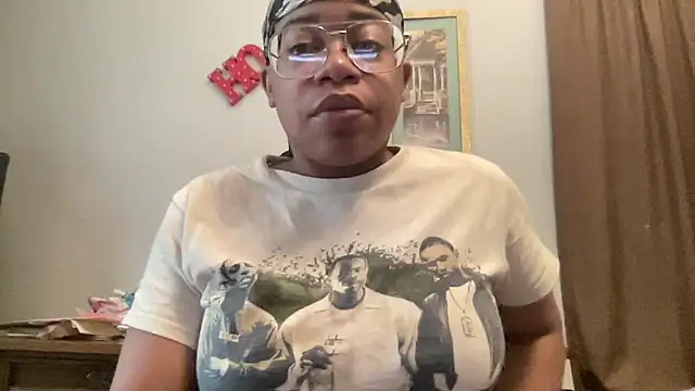 MommyConfident online show from 11-16-25, 08:03