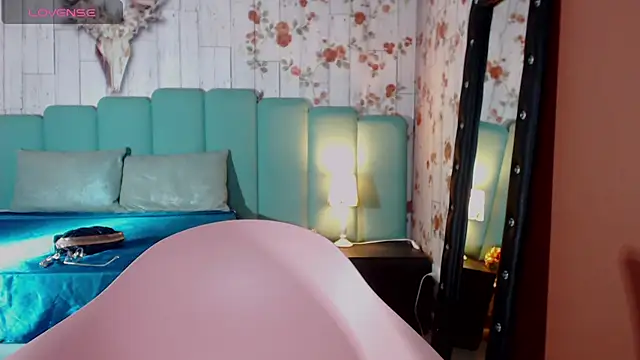 Alison Simmons online show from 01-04-25, 02:56