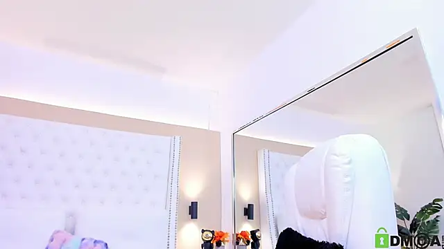 Snapshot of celeste_wayne chatting on 11-14-25, 11:35 celeste wayne online show from 11-14-25, 11:35